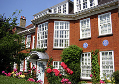 The image “http://www.ukattraction.com/london/freud-museum.jpg” cannot be displayed, because it contains errors.